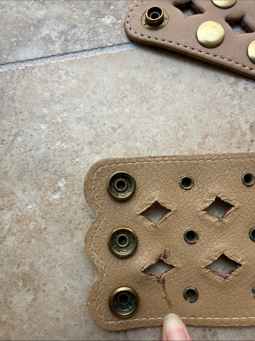 Anthropologie Lonestar Belt Motif 56 Studded Leather Diamond Cutout Stretch Back - Picture 12 of 12